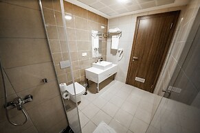 Qayser Deluxe Hotel