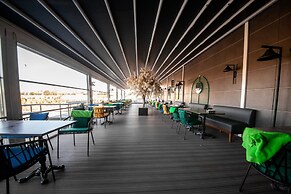 Qayser Deluxe Hotel
