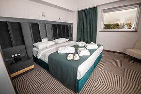 Qayser Deluxe Hotel