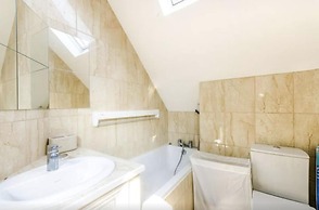 2-bed Loft Apartment for 5ppl With Private Parking