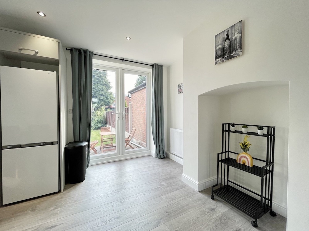 Worksop Newly Refurbished 2-bedroom House