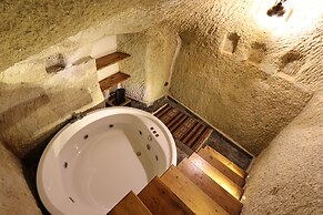 Sarnich Cave Suites