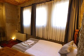 Sarnich Cave Suites