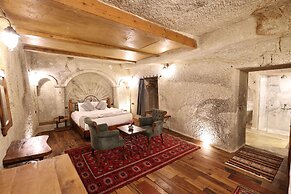 Sarnich Cave Suites