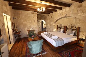 Sarnich Cave Suites