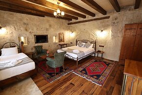 Sarnich Cave Suites