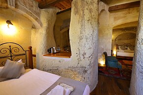 Sarnich Cave Suites