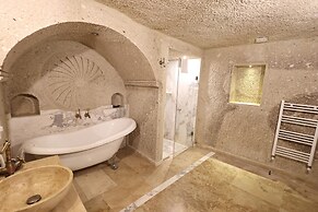 Sarnich Cave Suites
