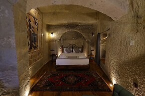 Sarnich Cave Suites