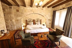 Sarnich Cave Suites