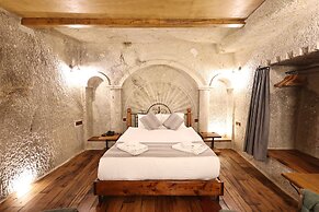 Sarnich Cave Suites