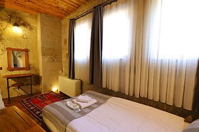 Sarnich Cave Suites