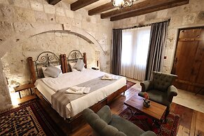 Sarnich Cave Suites