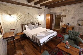 Sarnich Cave Suites