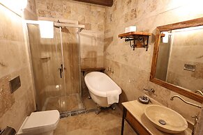 Sarnich Cave Suites