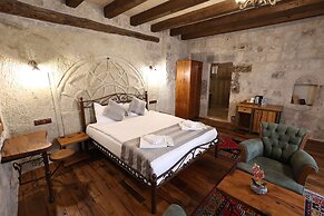 Sarnich Cave Suites