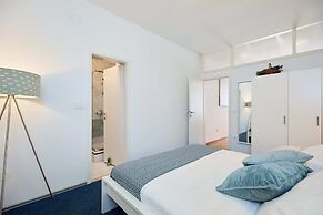Apartment Aria
