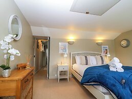 4 Trenhaile Terrace