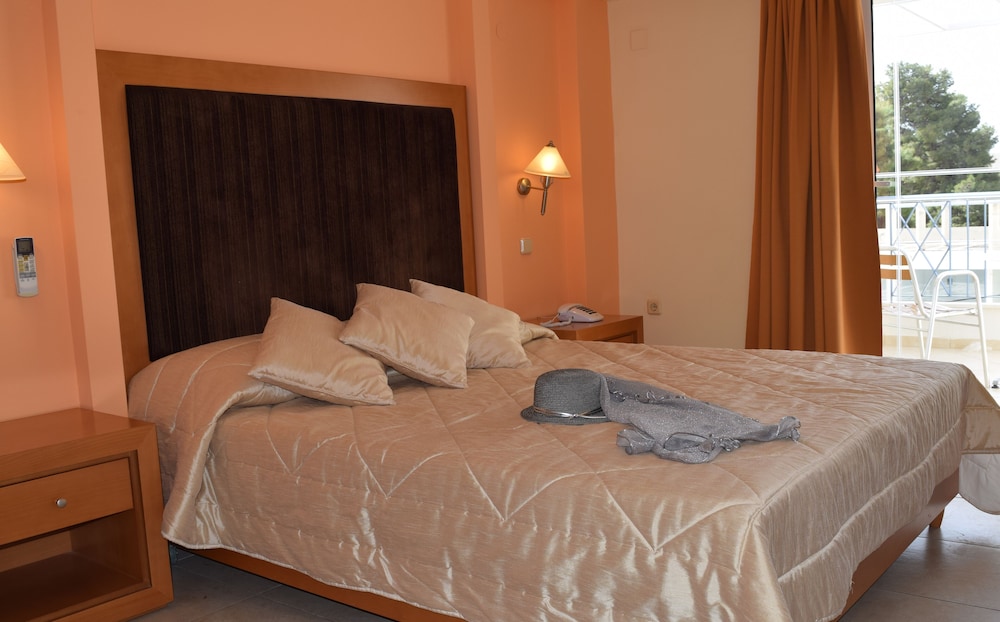 Hotel Serenity Tolo