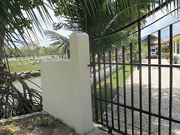 Royale Manor