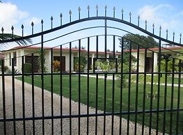Royale Manor