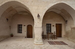 Narcissos Cave Hotel