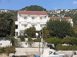Apartments Biserka