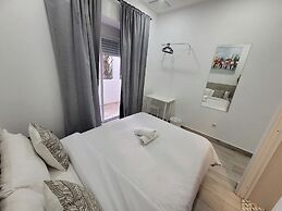 AYZ Silvela - Auto check-in property