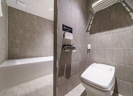 Brown Dot Hotel Eurwangri
