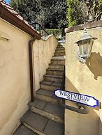 1 Bed Suite - Sleeps 2, Patio, Parking & Wifi
