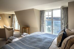 South Sands Hotel