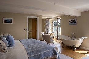 South Sands Hotel