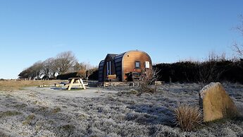 Hornbeam Eco Cabin - Sleeps 2 - Valley View