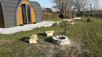 Hornbeam Eco Cabin - Sleeps 2 - Valley View