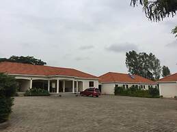 Karuma Travellers Hotel