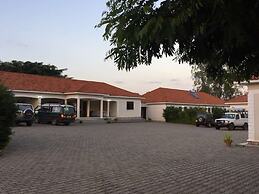Karuma Travellers Hotel
