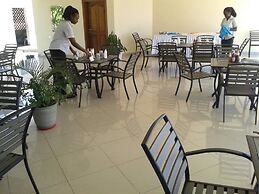 Karuma Travellers Hotel