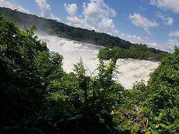 Karuma Travellers Hotel