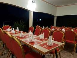 Karuma Travellers Hotel