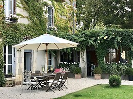 Manoir De La Croix Saint Louis