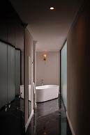 HOTEL PLAZA 79