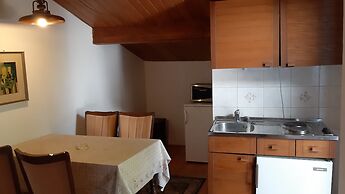 Apartments Oleandar Selce