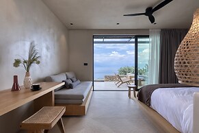 Le Grand Bleu Resort