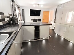 Nant House