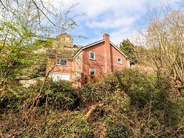 Nant House