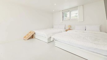 Yeosu Nukim Poolvilla