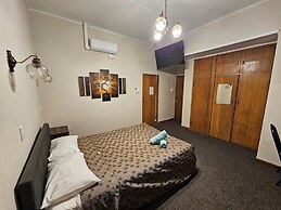 White Horse Inn Restaurant & Motel