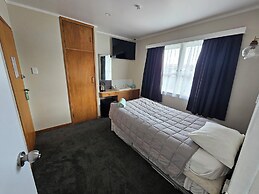 White Horse Inn Restaurant & Motel