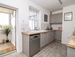 2 Lane End Cottages