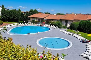 Kristall Lago Pool View